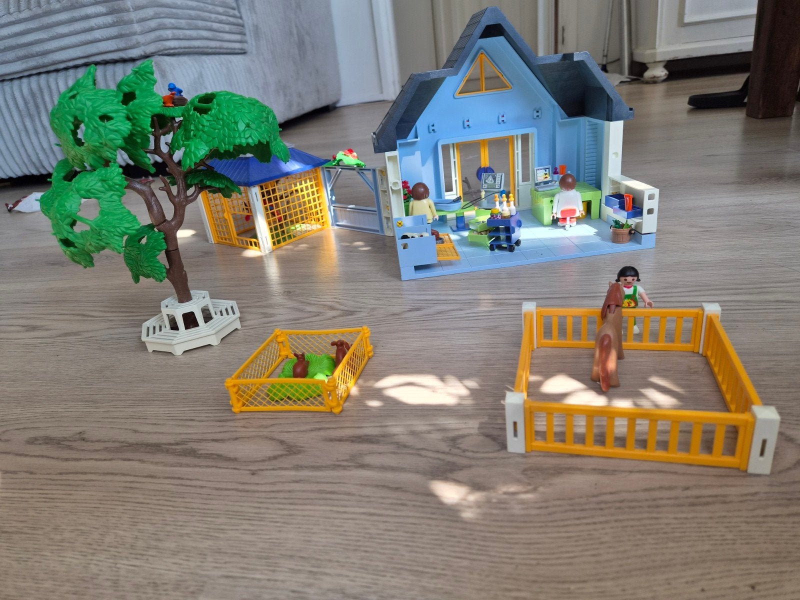 Playmobil Dierenkliniek met Okapi's en Paard, Wild life, Gebruikt, Gebouw, Complete set