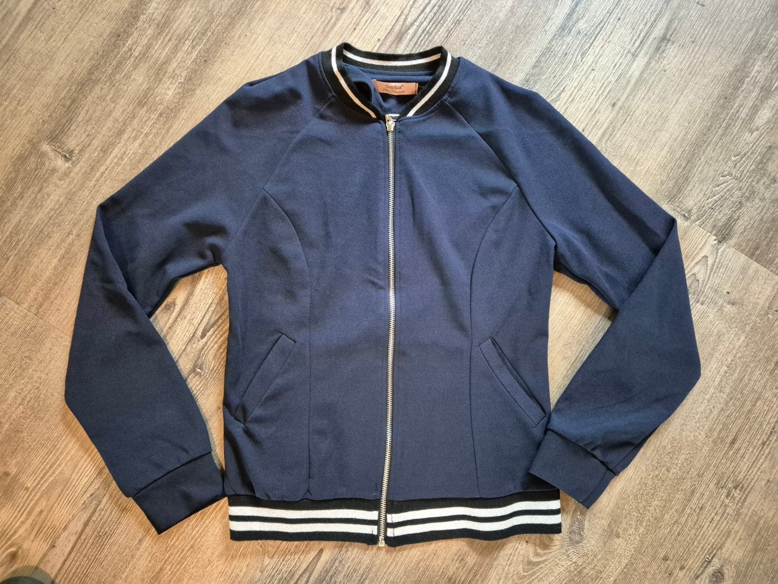 Nieuw jasje blauw wit en zwart met rits maat S, Ophalen, Nieuw, Maat 38/40 (M), Blauw
