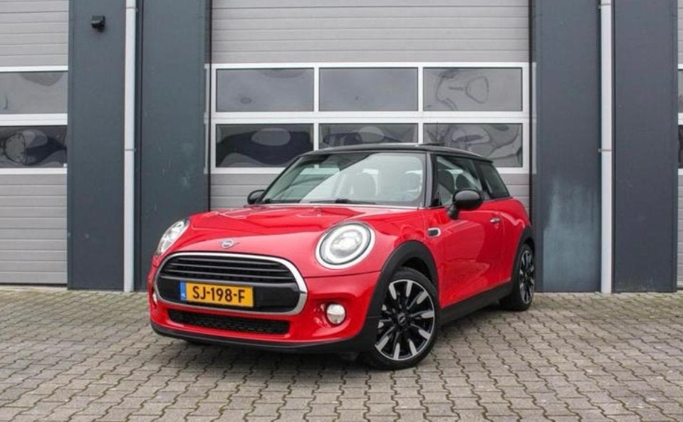 Mini Cooper Chili 3-deurs (f56) 1.5 136pk 2018 Rood, Auto's, Mini, Voorwielaandrijving, 136 pk, 4 stoelen, 49 €/maand