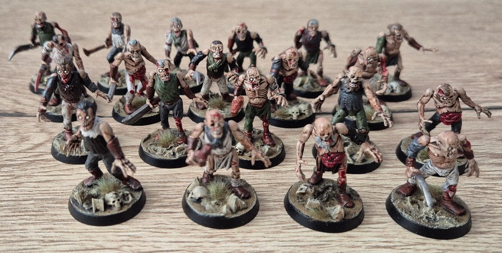 Warhammer - Geschilderde zombie miniaturen met transportbox, Gebruikt, Figuurtje(s), Warhammer, Ophalen of Verzenden