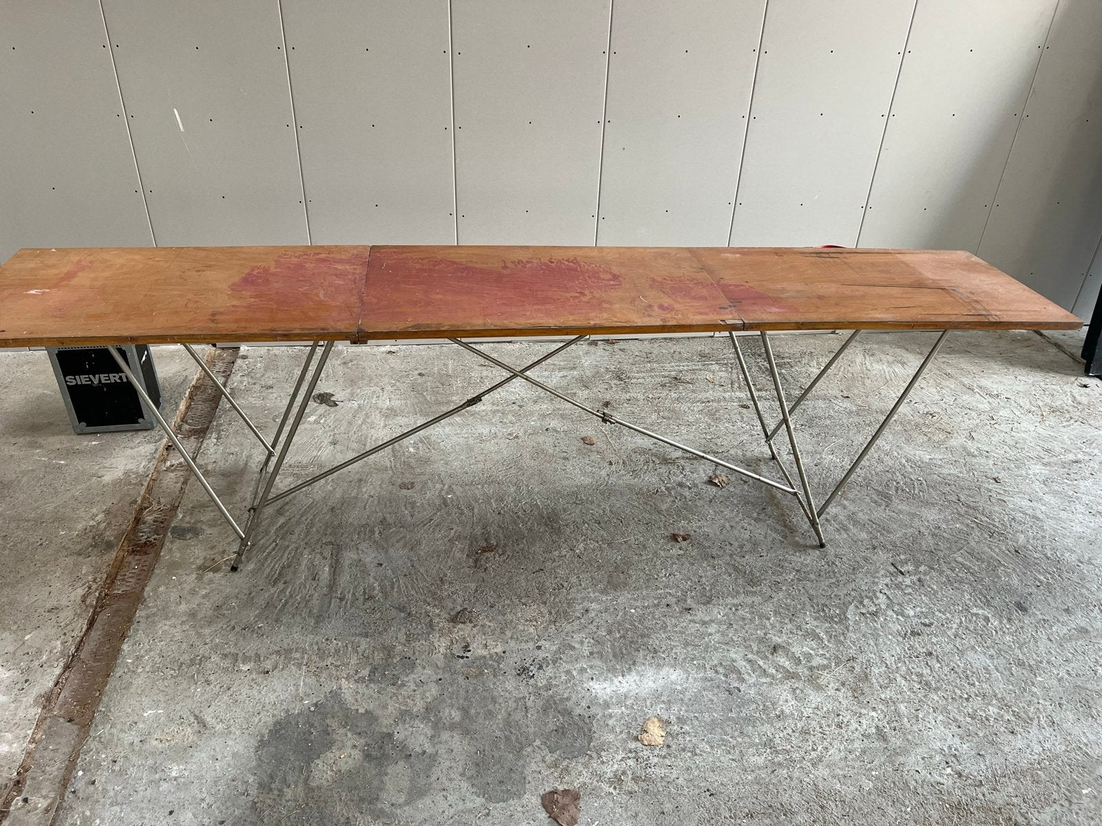Vintage Opvouwbare Werkbank / Klaptafel - Hout & Metaal, Gebruikt, 200 cm of meer, Vijf personen of meer, Rechthoekig