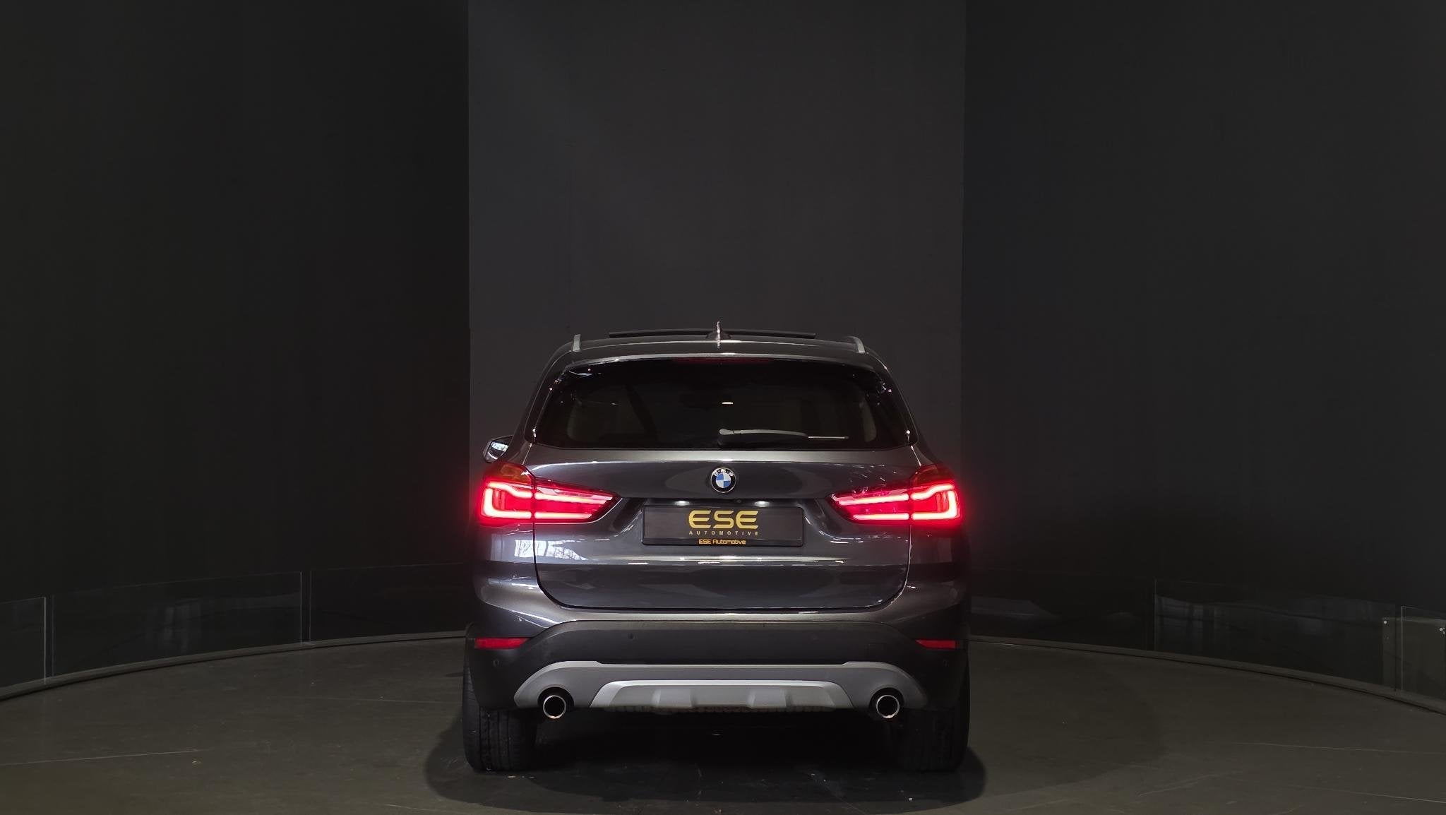 Foto 5 van BMW X1 xDrive20i Executive | Panorama | Hud | Sfeer | Camera