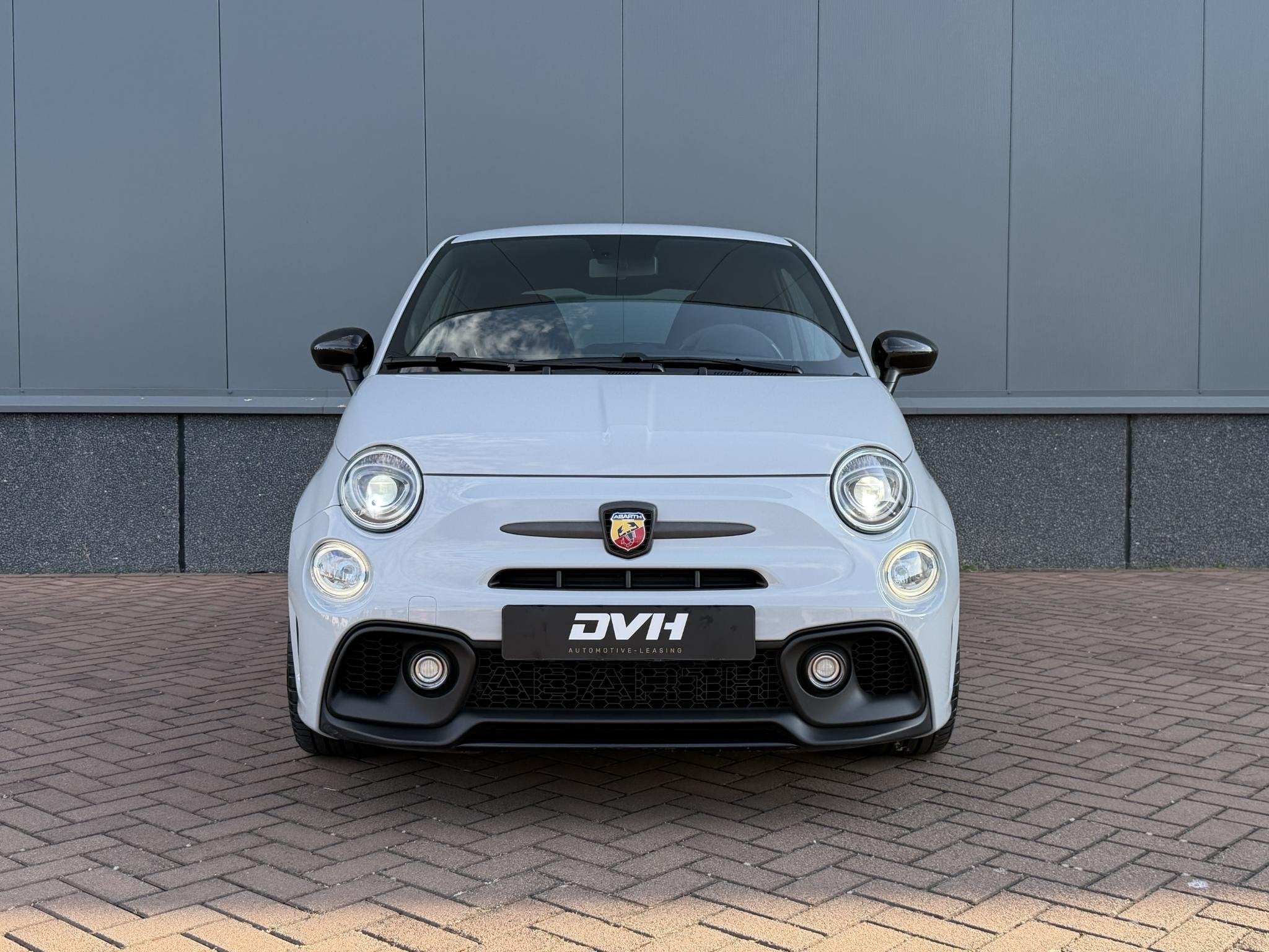 Abarth 595 1.4 T-Jet Esseesse 70th Anniversary BEATS | AKRA, 15 km/l, Gebruikt, Euro 6, 4 cilinders