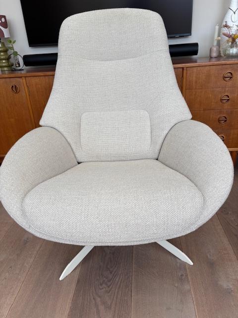 Draaibare, beige fauteuil van Bolia, bijzondere editie Sago, Huis en Inrichting, Ophalen, 75 tot 100 cm, Zo goed als nieuw, Stof