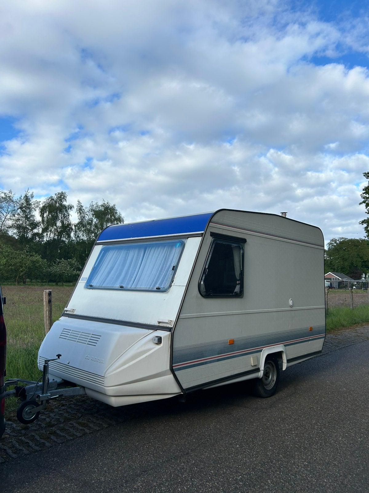 Adria caravan, Ophalen of Verzenden
