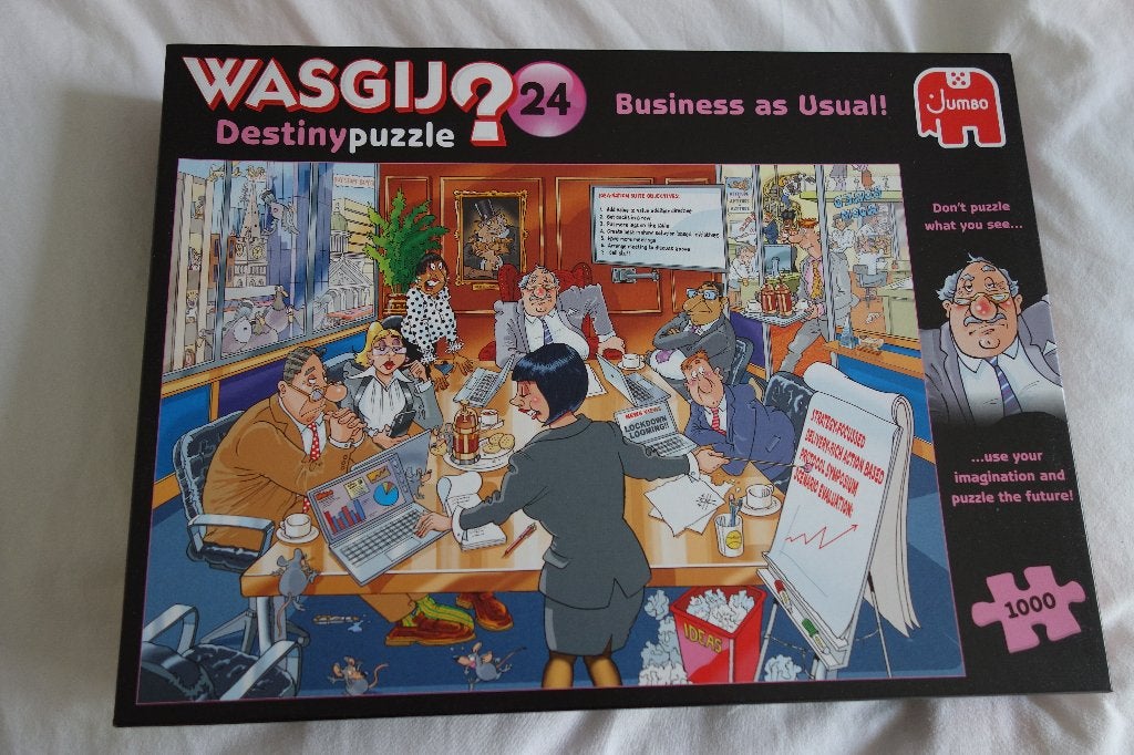 Wasgij puzzel Destiny 24 - Business as usual, Ophalen of Verzenden, 500 t/m 1500 stukjes, Zo goed als nieuw, Legpuzzel