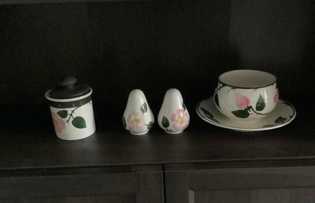 V&B zout-peperstel , saus- juskom, potje, Overige typen, Ophalen of Verzenden, Zo goed als nieuw, Overige stijlen