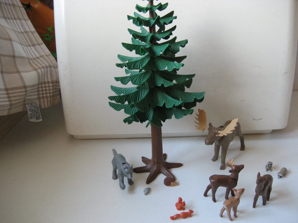 playmobil eland met bosdieren bij hoge dennenboom, Ophalen of Verzenden, Zo goed als nieuw