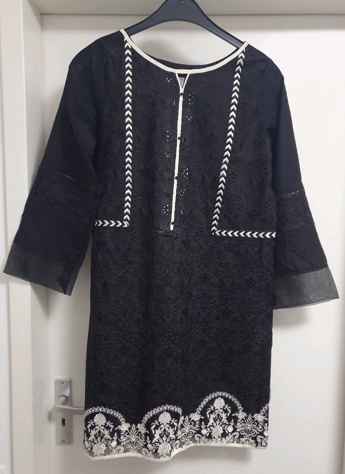 Zwarte tuniek met witte borduursels, Zwart, ADAN'S LIBAS, Ophalen of Verzenden, Zo goed als nieuw