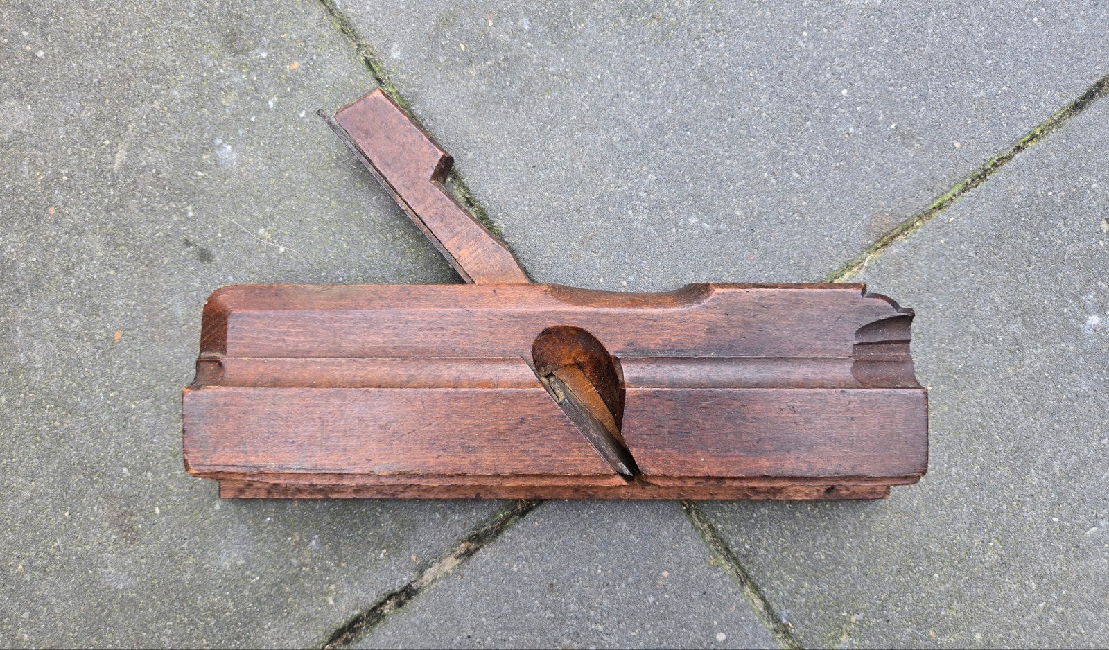 Antieke profielschaaf Peter Duesing met kroon ca 1830 / 1927, Ophalen of Verzenden