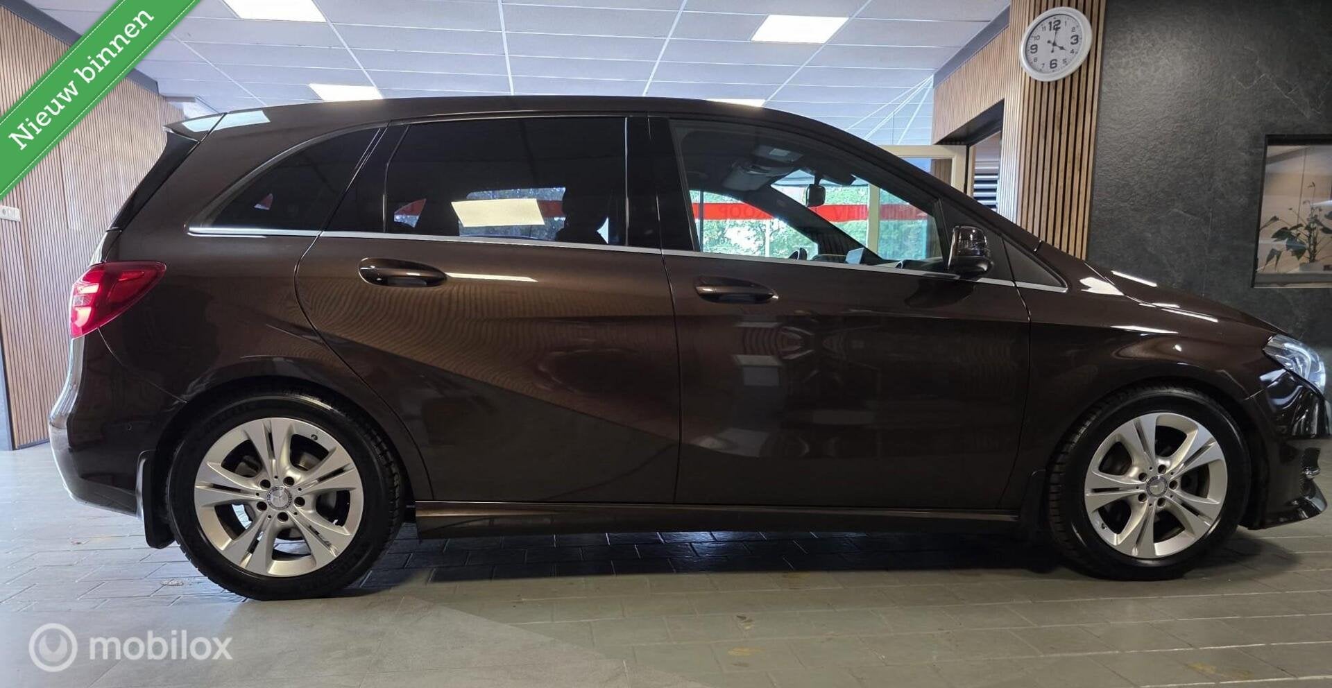 Mercedes B-klasse 180 Ambition Dealer Onderh Incl.APK+Aflbeu, Voorwielaandrijving, Dealer onderhouden, Gebruikt, 4 cilinders