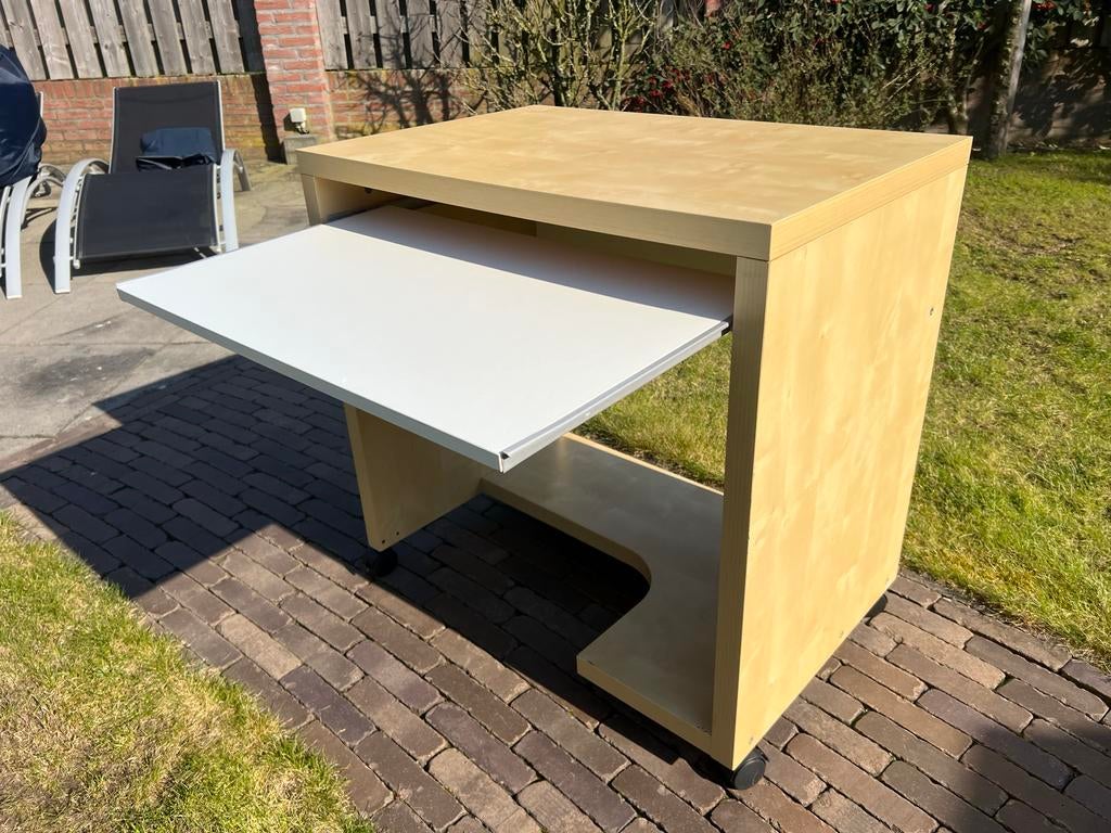 Compact computerbureau met uitschuifbaar toetsenbordblad, Huis en Inrichting, Bureaus, Gebruikt, Computerbureau, Overige merken
