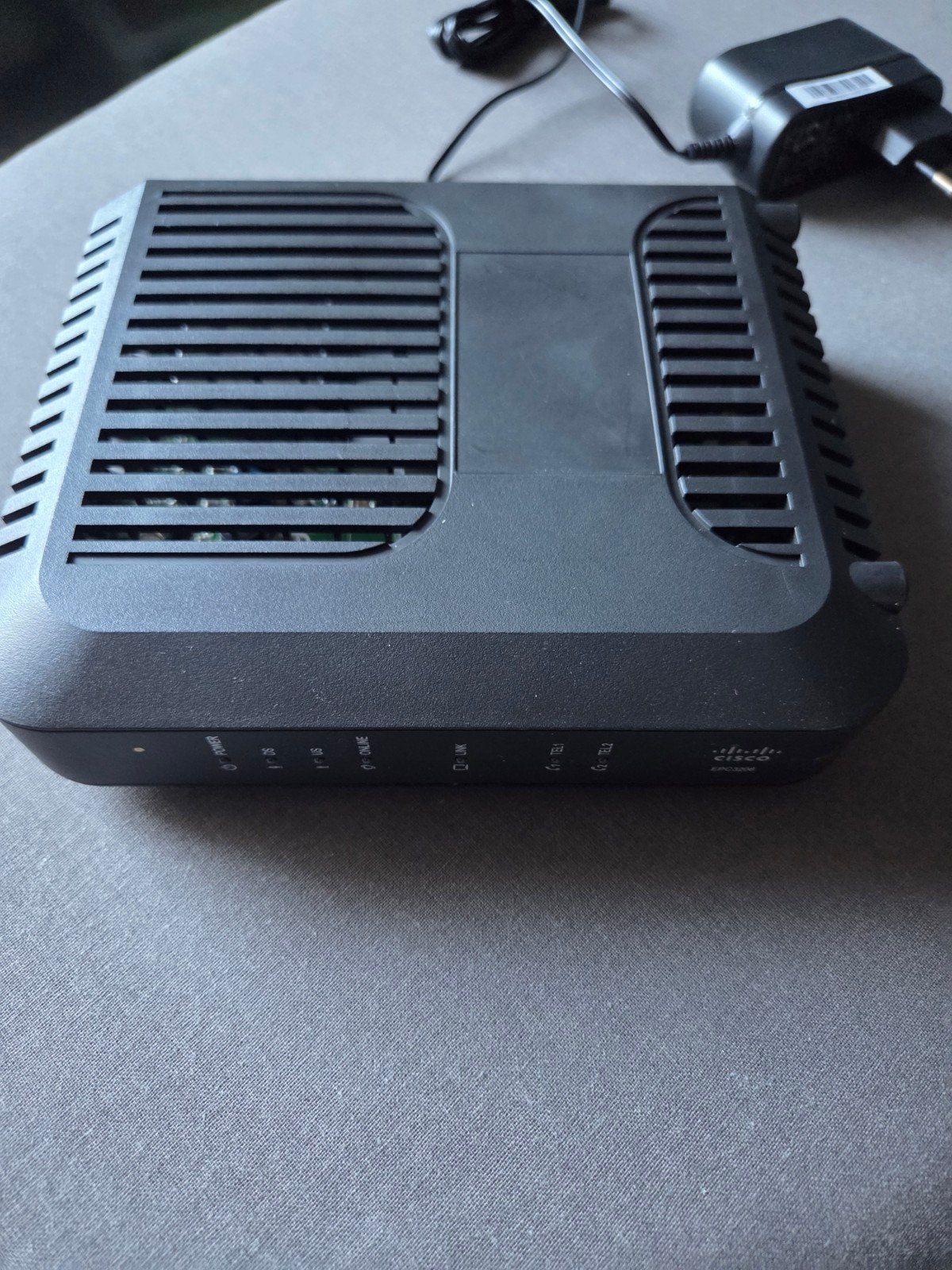 Cisco EPC3208 Kabelmodem met Routerfunctionaliteit, Ophalen of Verzenden, Zo goed als nieuw, Router met modem, Cisco