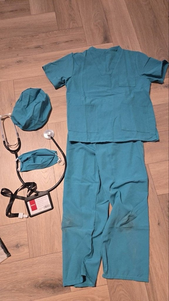 Dokterskostuum / Verpleegkundige verkleedset, Ophalen of Verzenden, Gebruikt, 122 t/m 128, Jongen of Meisje