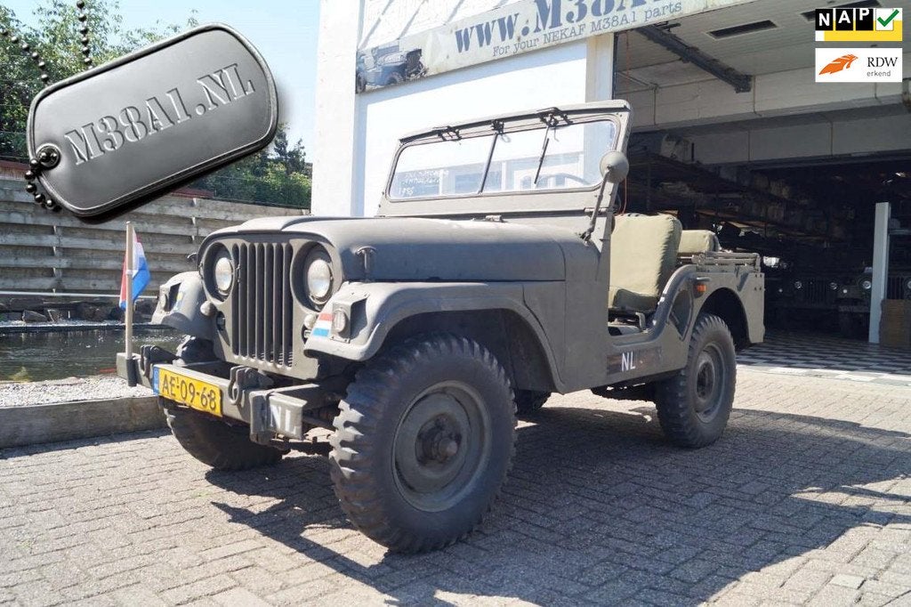 Willys Jeep Nekaf full matching ambulance 1956, Auto's, Jeep, Trekhaak, Overige carrosserieën, Handgeschakeld