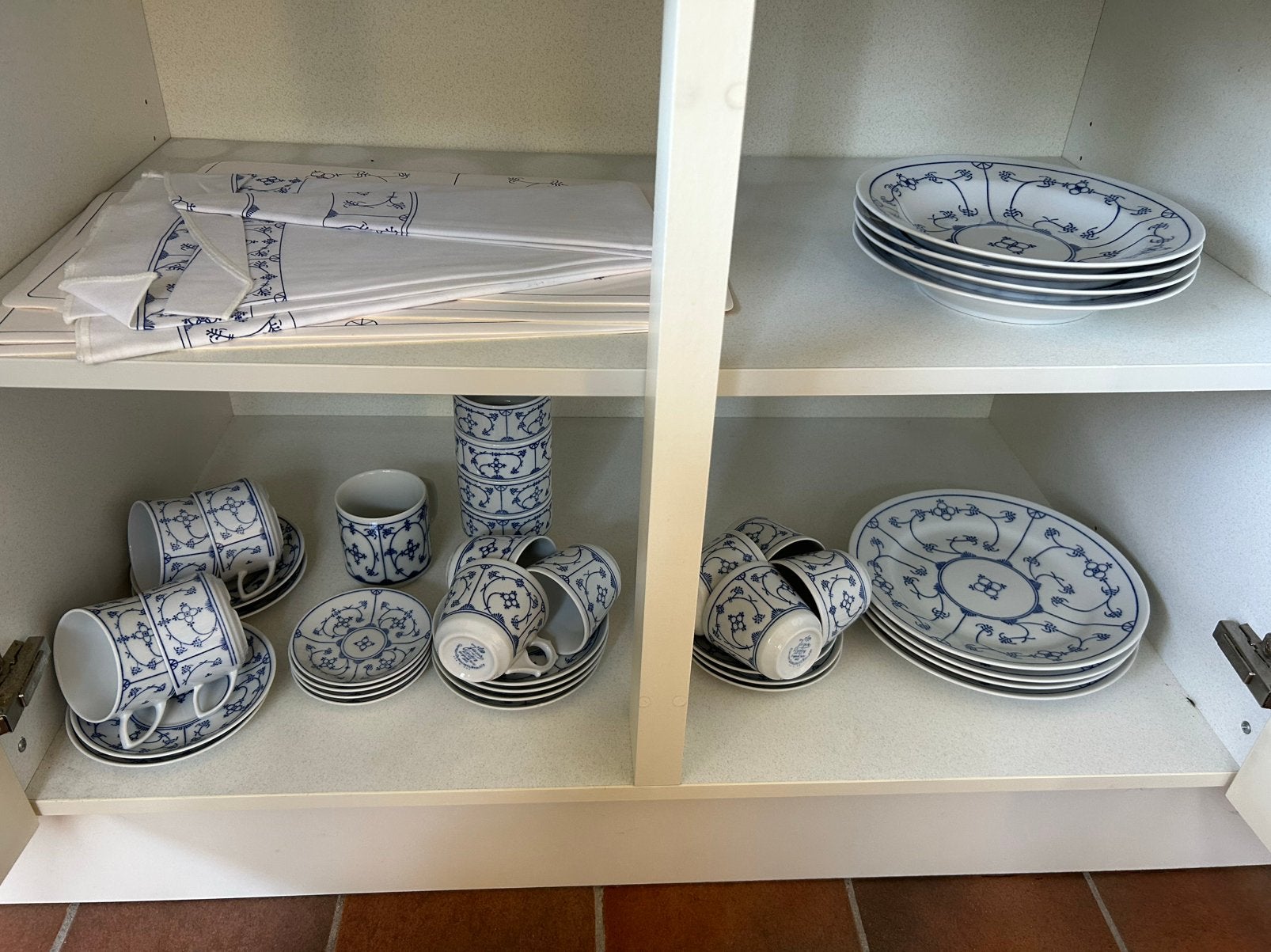 Prachtig klassiek Jäger servies - 36-delig (4-persoons), Antiek en Kunst, Antiek | Servies compleet, Ophalen of Verzenden