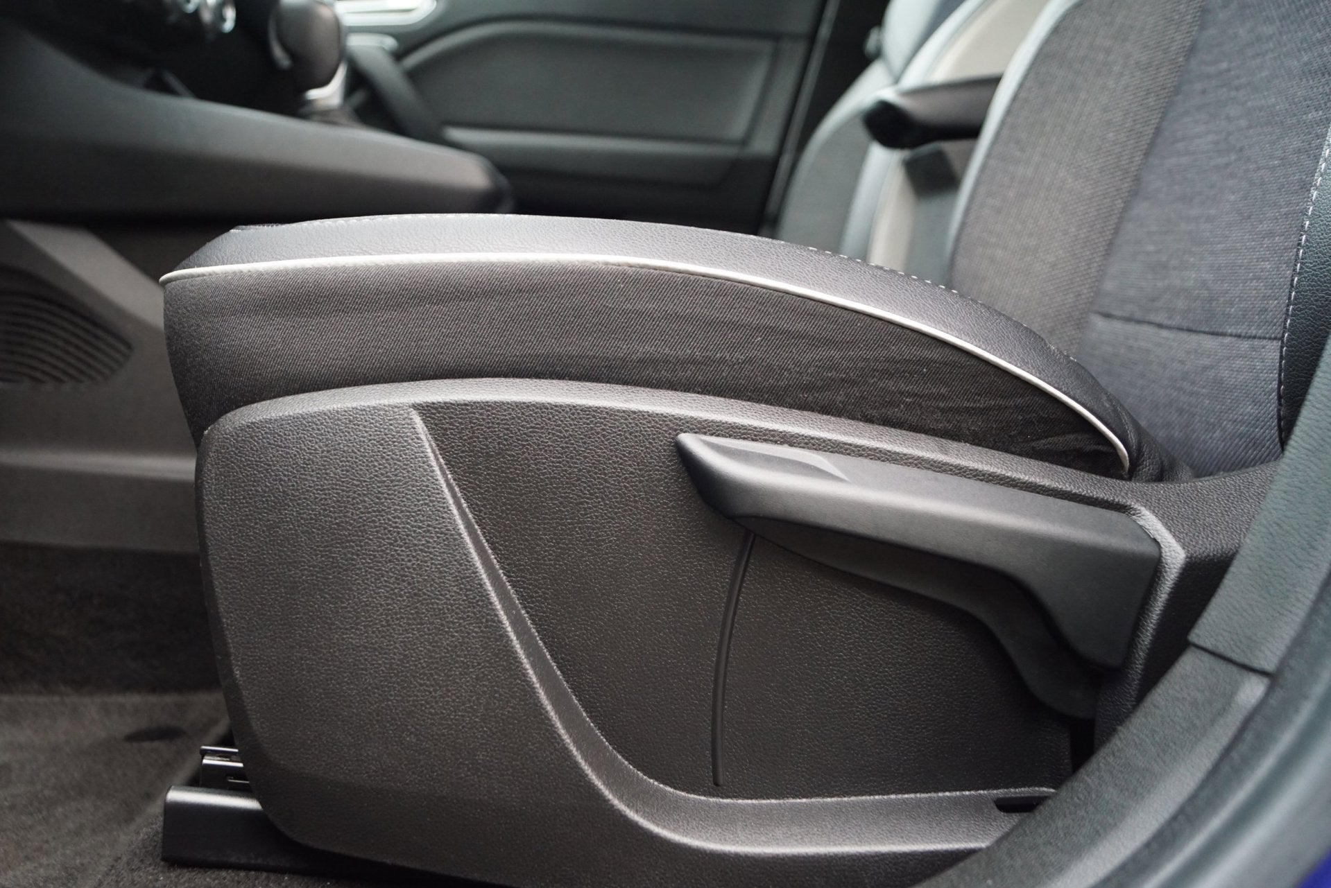 Foto 26 van Renault Captur 1.3 TCe 130 Intens Autom Half Leder/Stof Spor