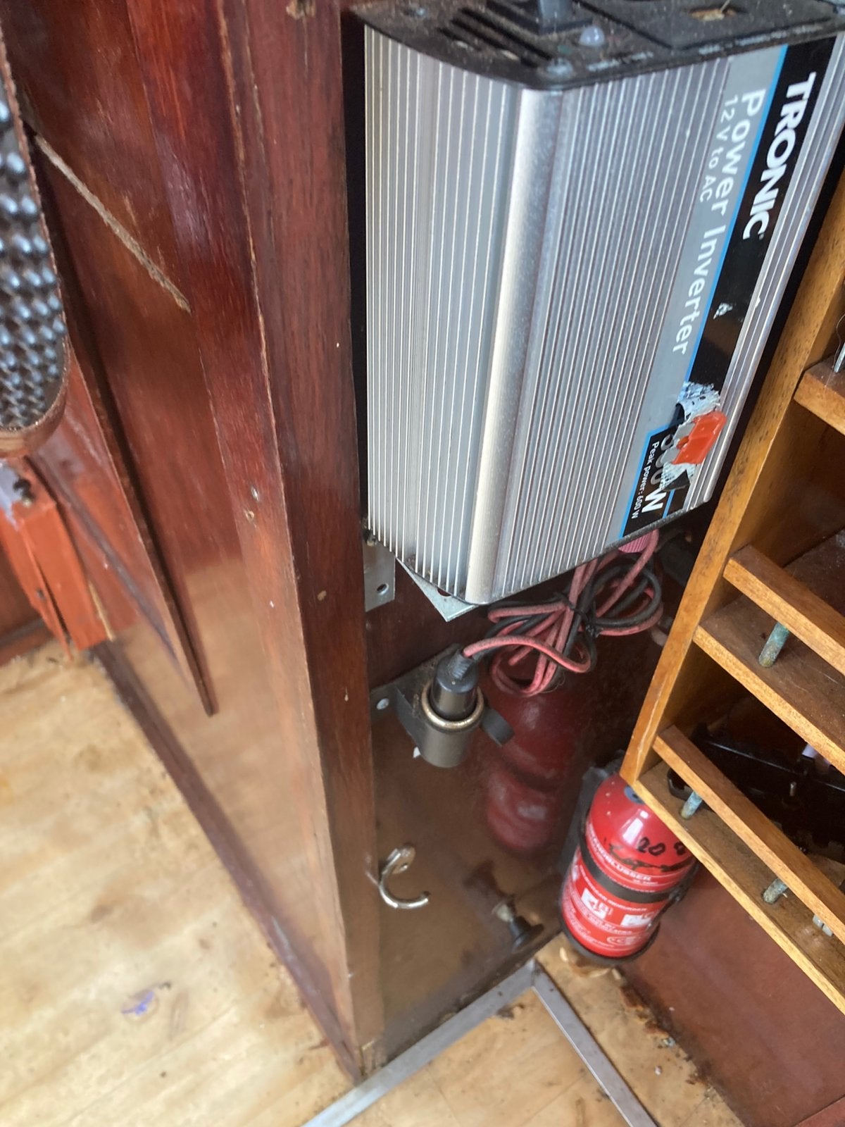 Omvormers 300 watt 2 keer, Ophalen of Verzenden, Zo goed als nieuw