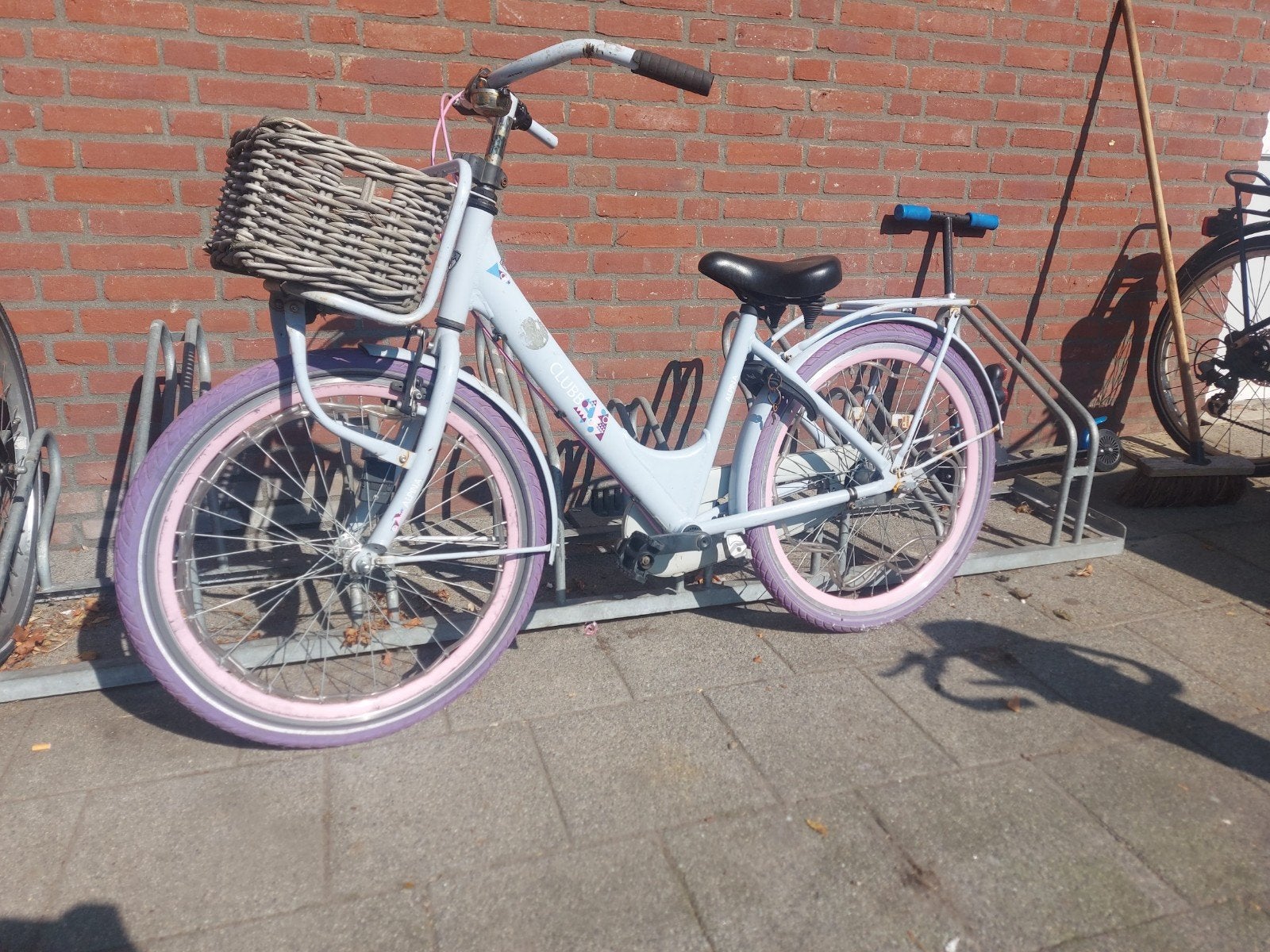 Kinderfiets met mandje OPKNAPPERTJE.- Grijs/Paars/blauw, Fietsen en Brommers, Fietsen | Meisjes, Ophalen, Gebruikt, 20 inch
