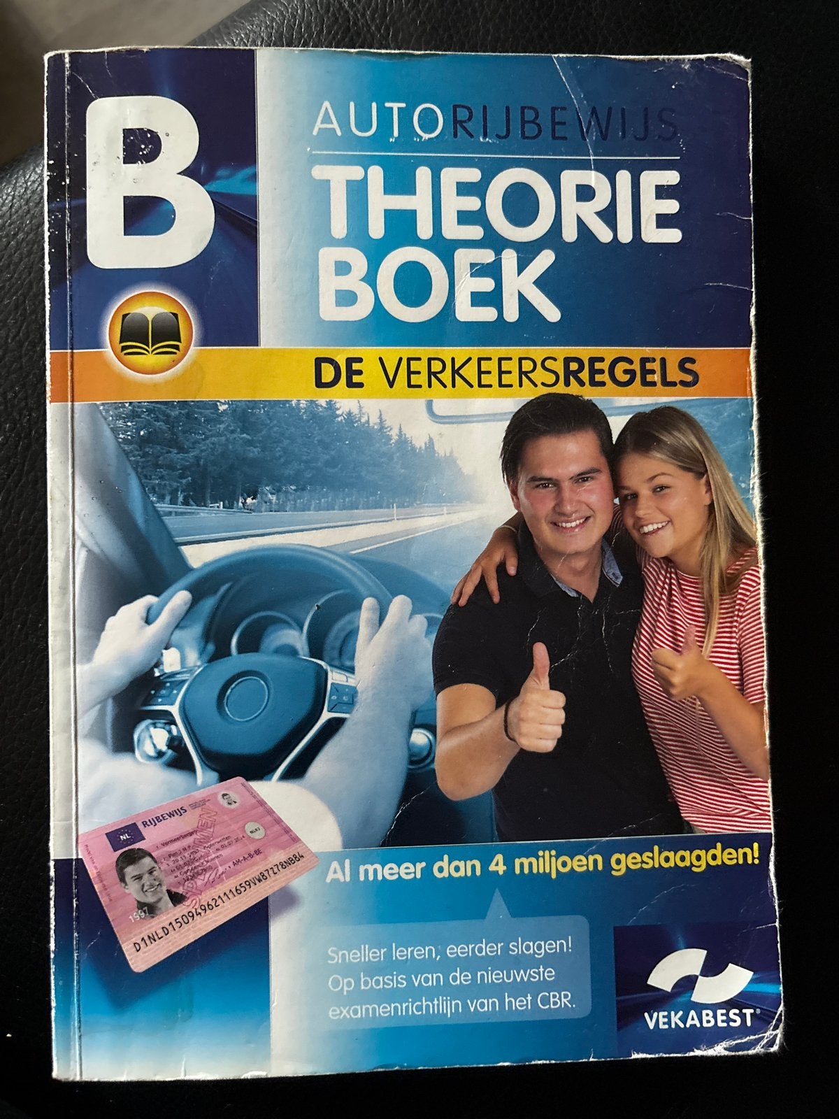Vekabest Autorijbewijs Theorieboek - De Verkeersregels, Boeken, Ophalen of Verzenden, Zo goed als nieuw, Overige niveaus