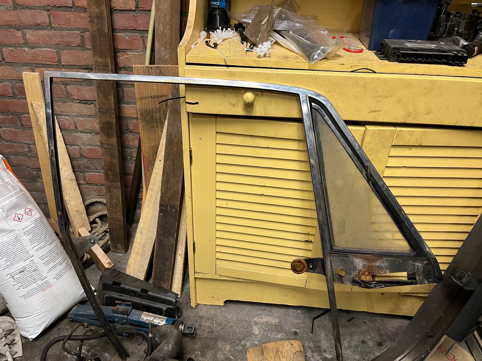 Peugeot 504 coupe raamframes, Ophalen, Peugeot