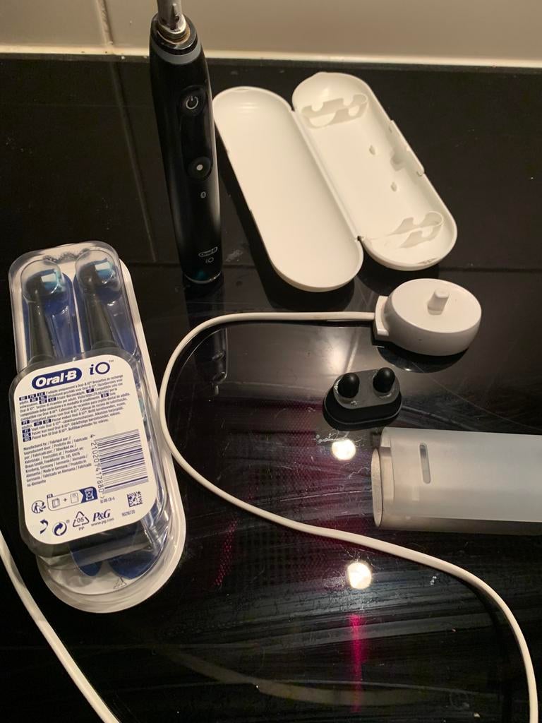 Oral B IO smile, Witgoed en Apparatuur, Ophalen, Zo goed als nieuw, Mondverzorging