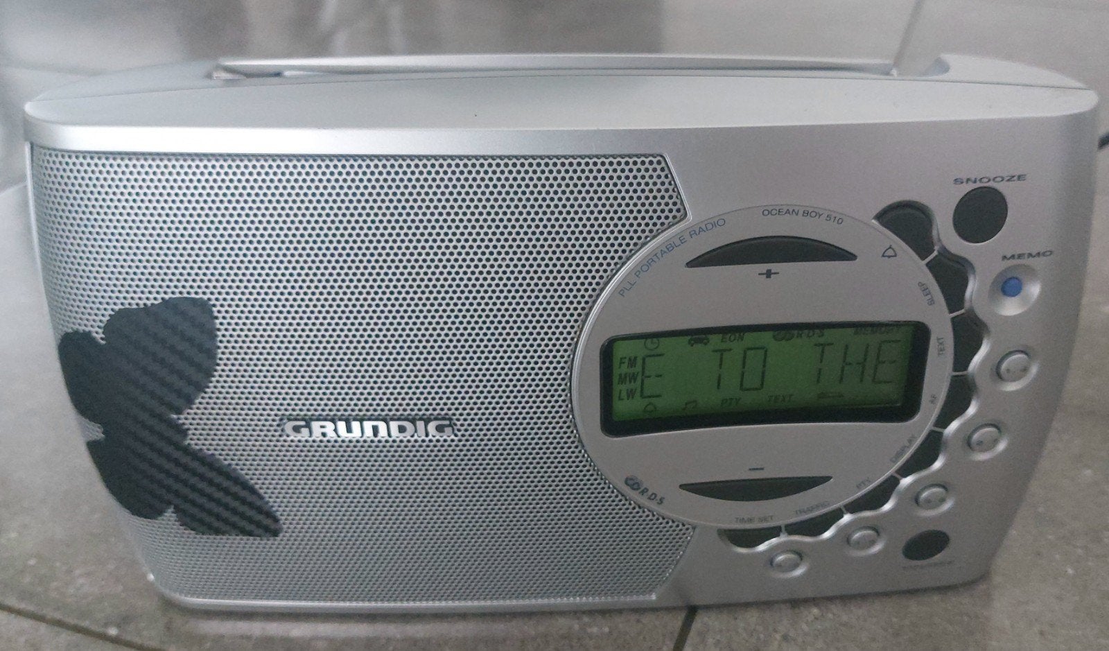 Grundig Ocean Boy 510 draagbare radio, Ophalen of Verzenden, Zo goed als nieuw, Radio