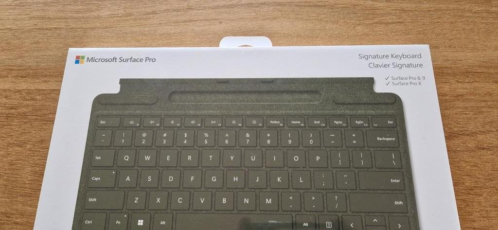 Nieuw Microsoft Surface Pro Signature Keyboard Forest, Computers en Software, Ophalen of Verzenden, Nieuw, Draadloos, Microsoft