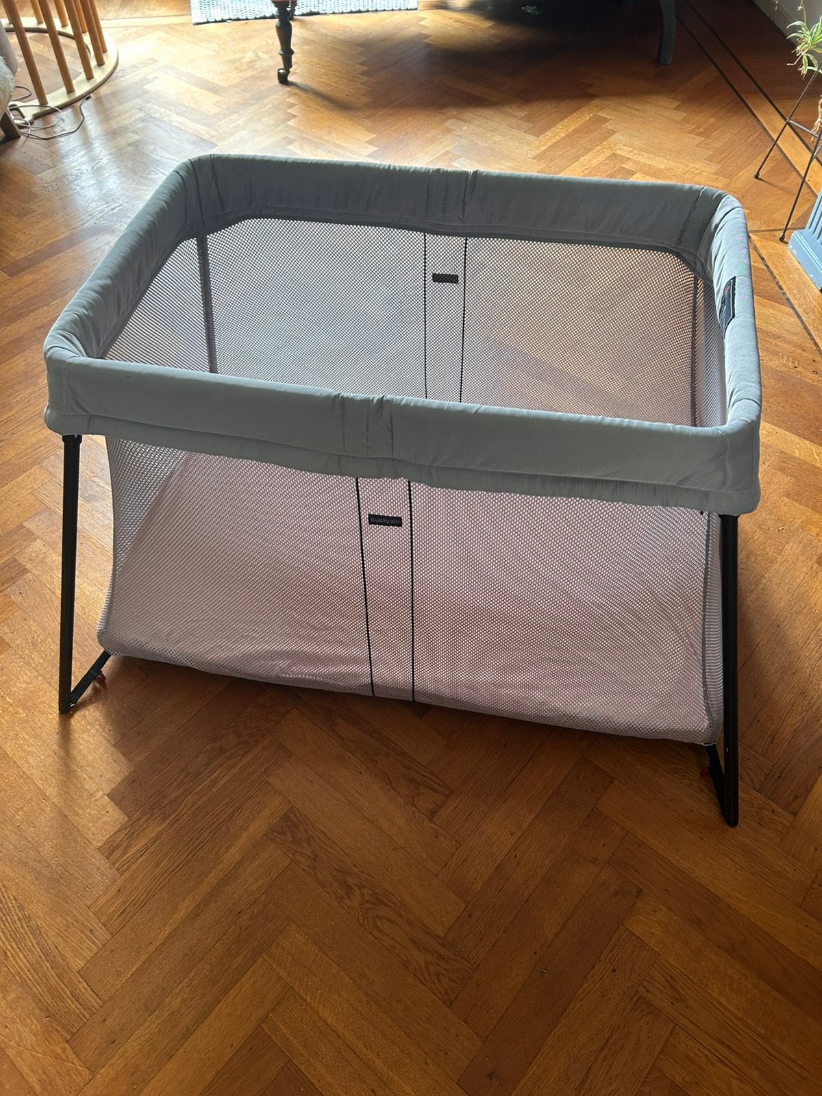 Travel baby bed BabyBjörn Excellent Condtion, Ophalen, Zo goed als nieuw, Minder dan 140 cm, Minder dan 70 cm