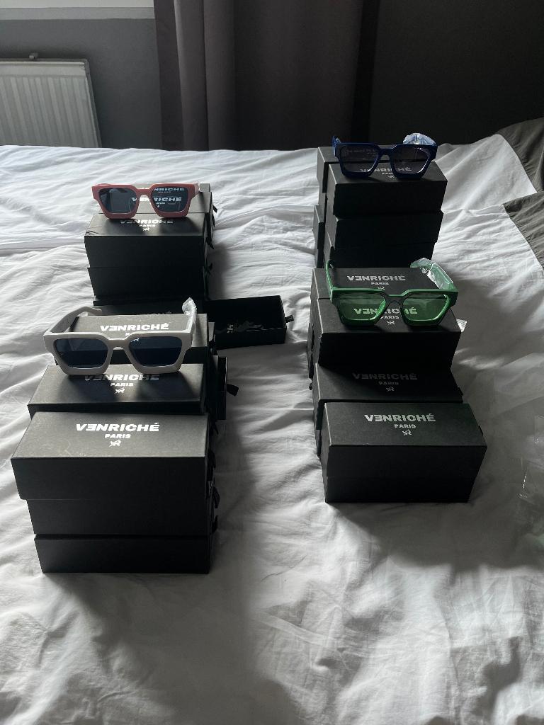 Partij Retro Zonnebrillen unisex 4 kleuren, Sieraden, Tassen en Uiterlijk, Zonnebrillen en Brillen | Heren, Overige merken, Zonnebril