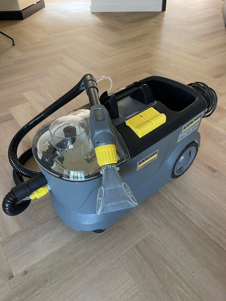 Kärcher Puzzi 10/1 meubelreiniger te huur!, Doe-het-zelf en Verbouw, Reinigingsmachines, Ophalen, Zo goed als nieuw