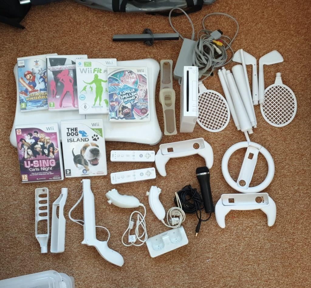 WII game computer met asseccoires, Spelcomputers en Games, Games | Nintendo Wii, Ophalen, Gebruikt, Overige genres, 2 spelers