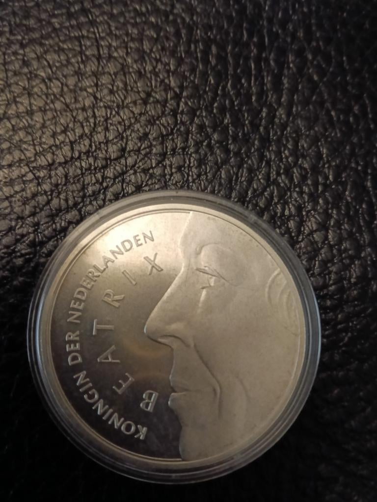 Zilveren 50 gulden munt van Beatrix en Claus uit 1966, Ophalen