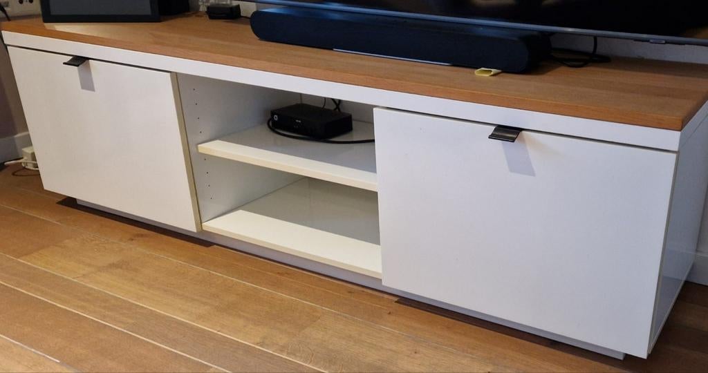 Ikea Byas TV Meubel Hoogglans Wit/Eiken, Huis en Inrichting, Kasten | Televisiemeubels, Ophalen, 150 tot 200 cm, Zo goed als nieuw