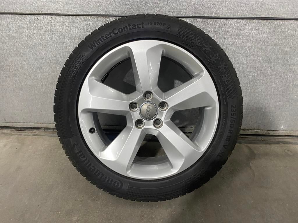 Winterset Audi Q3 18 inch Continental nieuw!!!, Auto-onderdelen, Banden en Velgen, Banden en Velgen, Winterbanden, 18 inch, 235 mm