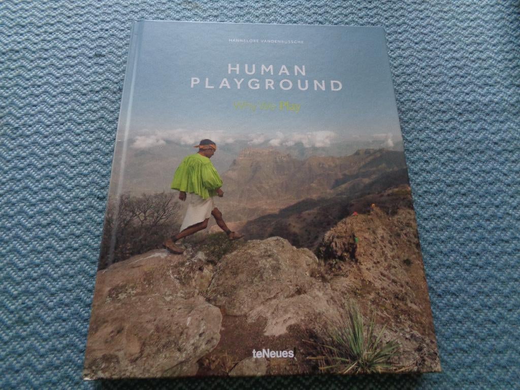 Human Playground - Hannelore Vandenbussche, Ophalen of Verzenden, Nieuw, Fotografie algemeen