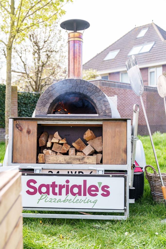 Pizza Houtoven huren foodtruck Catering, Verzenden
