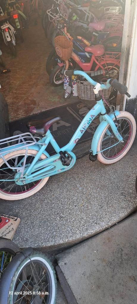 Gave Alpina en loekie meisjes fietsen. 16 of 18 inch, Fietsen en Brommers, Fietsen | Kinderfietsjes, Ophalen, Zo goed als nieuw