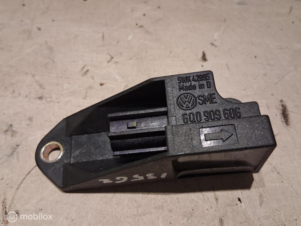 Airbagsensor VW Bora 1.6-16V ('98-'06) 6q0909606, Gebruikt, Volkswagen, Ophalen of Verzenden, Volkswagen