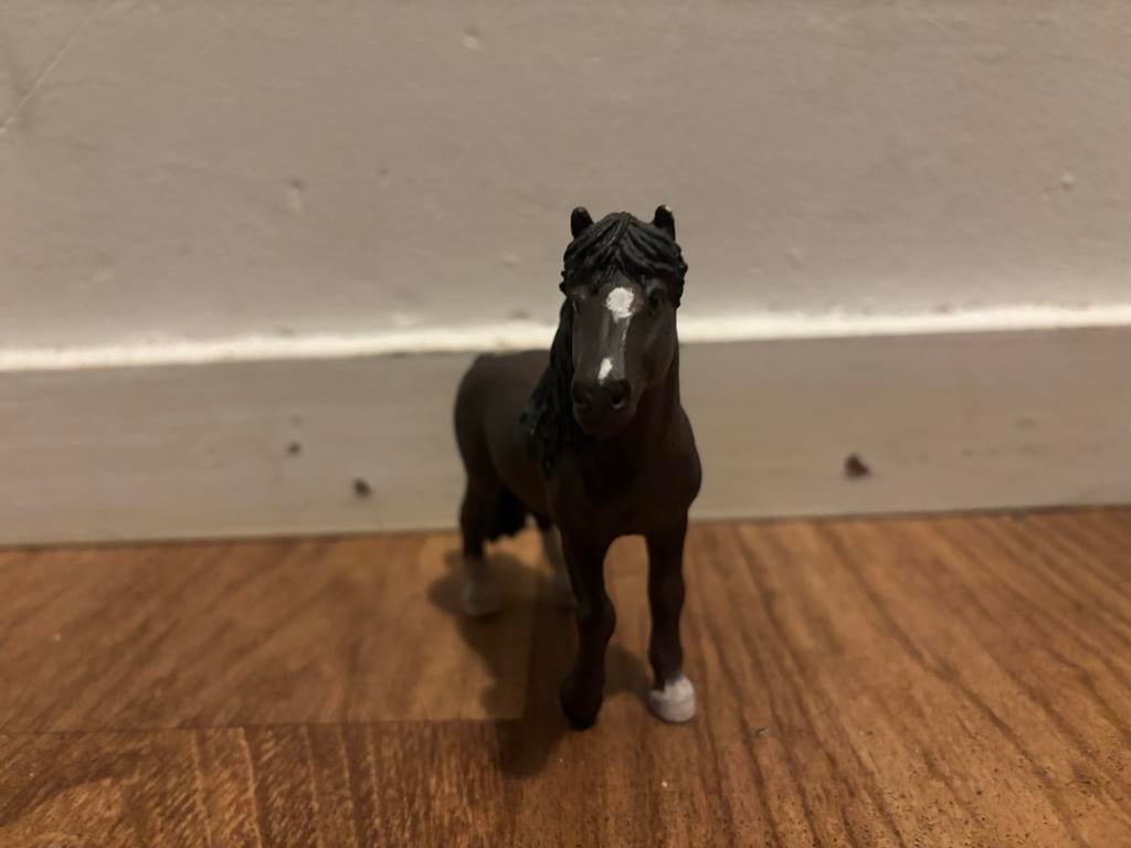 Schleich IJslander Hengst repaint, Ophalen of Verzenden, Gebruikt