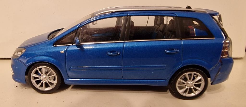 Opel Zafira OPC, Hobby en Vrije tijd, Modelauto's | 1:43, Ophalen, Zo goed als nieuw, Auto, MiniChamps