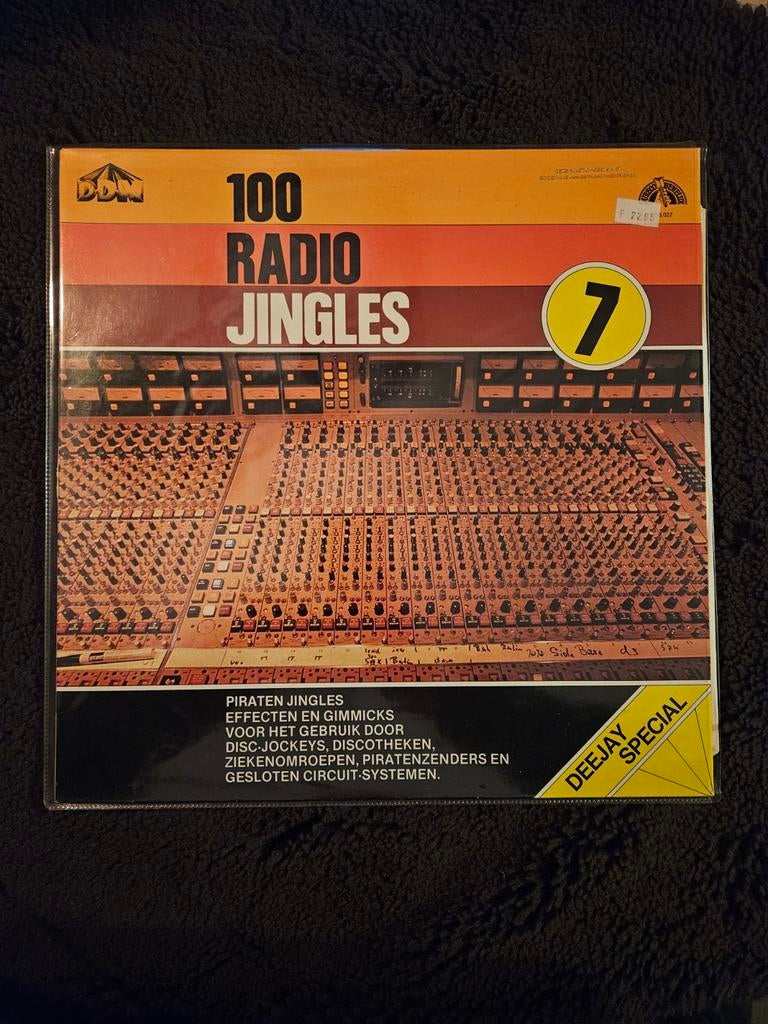 Lp vinyl 100 radio jingles nummer 7 deejay special, Ophalen of Verzenden, Gebruikt, 12 inch