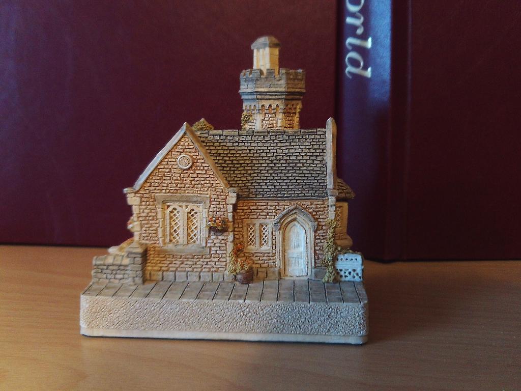 Lilliput Lane - Olde York Toll, Verzamelen, Beelden en Beeldjes, Zo goed als nieuw, Overige typen, Ophalen of Verzenden
