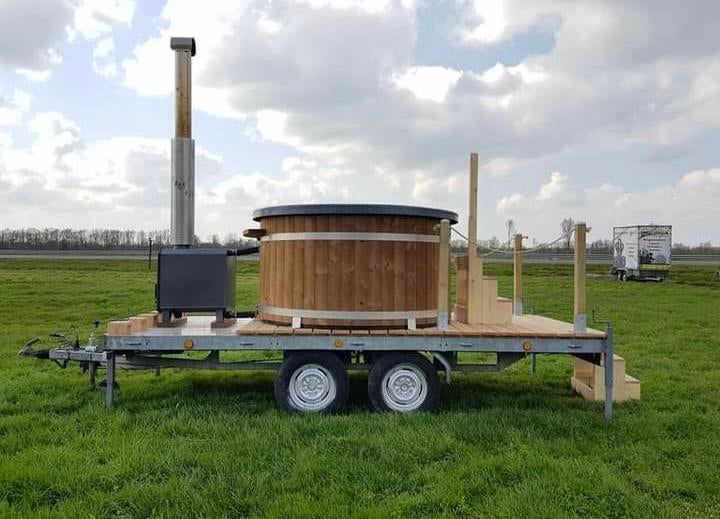 Hottub welltub huren 180 cm 6-8 personen gratis bezorgen, Ophalen, Gebruikt, Trap, Vast