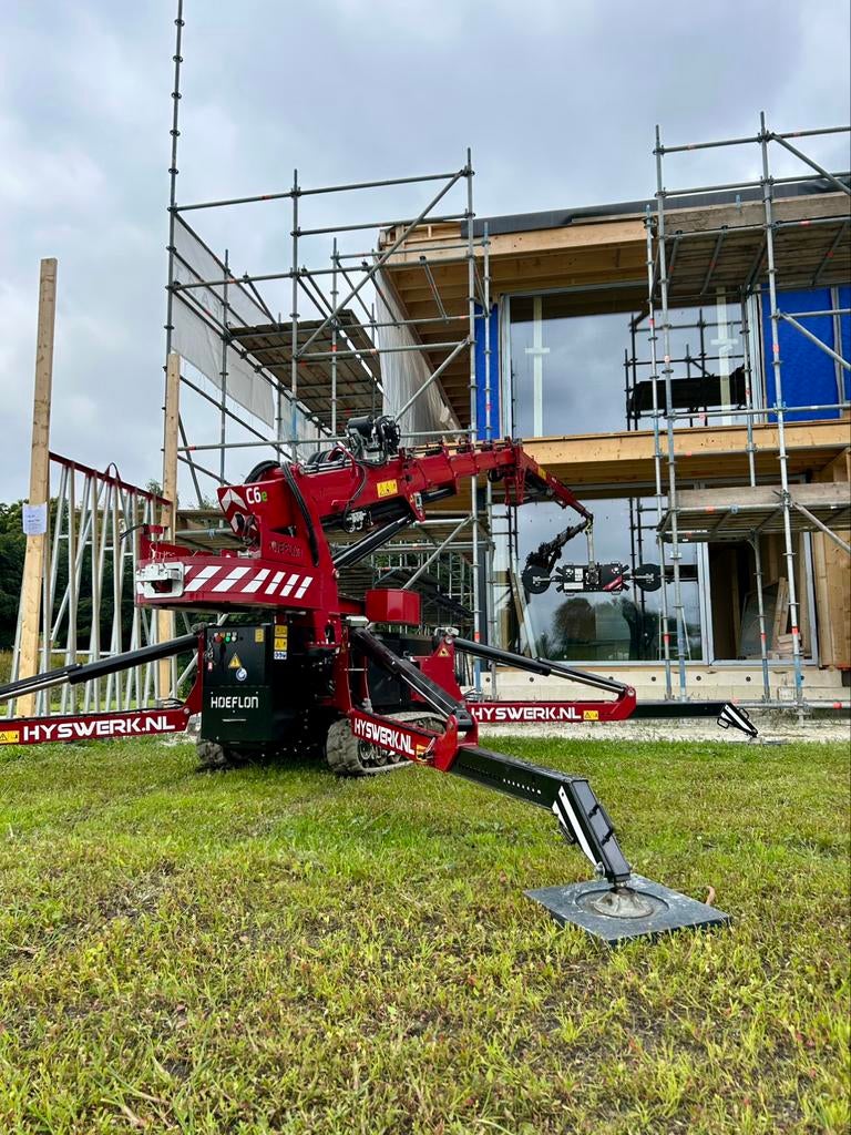 Hoeflon C6 met machinist - compactkraan huren