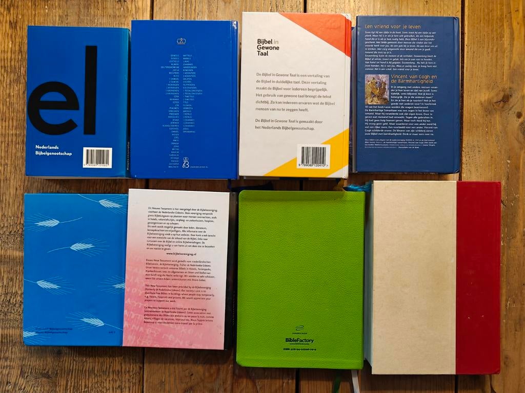 8 verschillende Bijbels., Ophalen of Verzenden