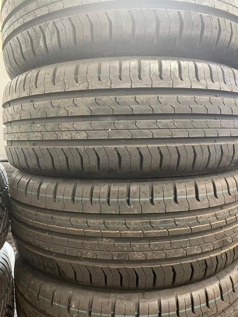 “185 55 r15 continental . Demo. Puntjes zitten er nog op”, Ophalen, Gebruikt, 15 inch, 185 mm