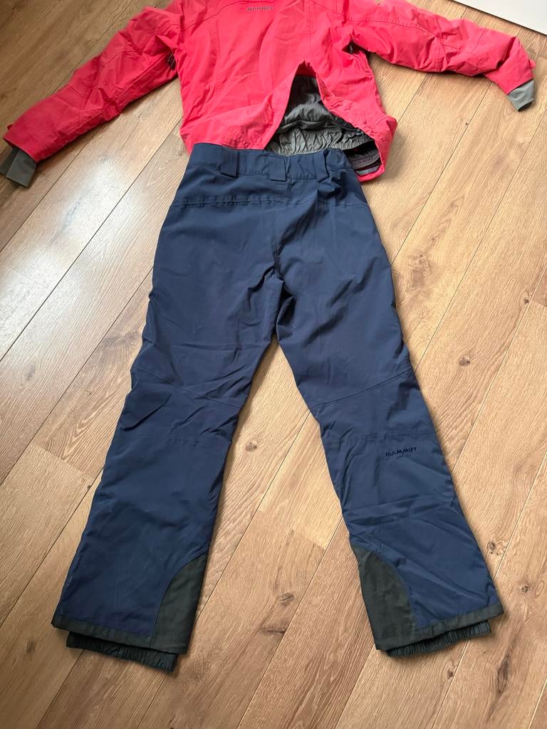 Mooie Mammut dames skipak - Maat M/42, Kleding | Dames, Wintersportkleding, Gedragen, Pak, Maat 38/40 (M), Ophalen of Verzenden