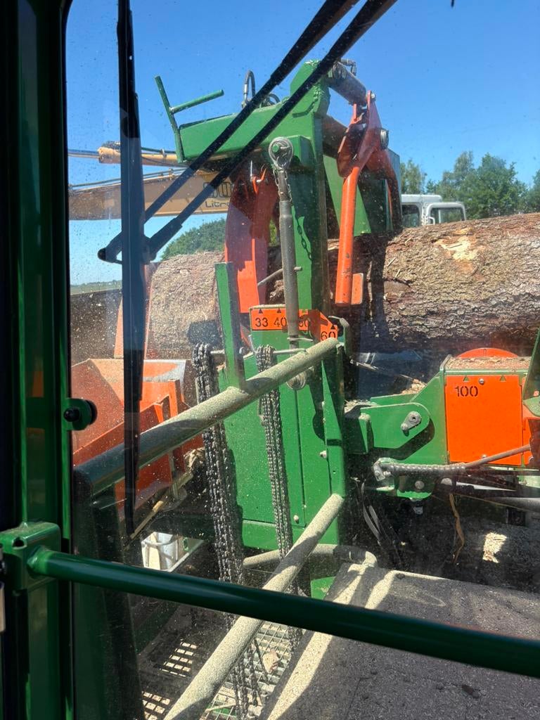 Mobiele zaagkloofmachine Posch 650 te huur ( Geheel NL )