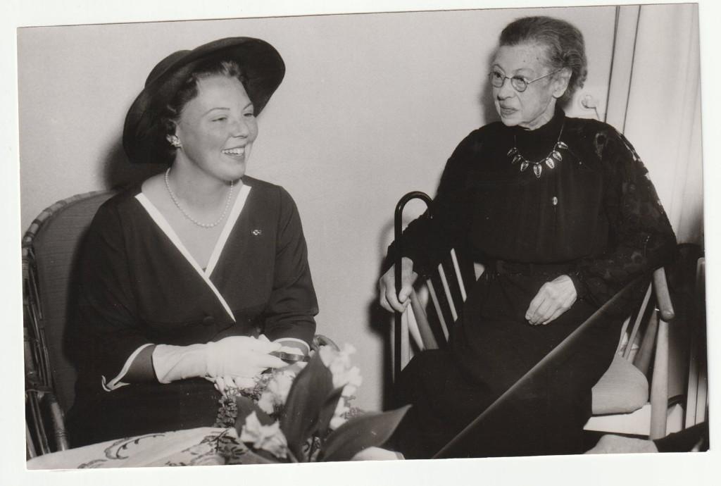 Beatrix te Couvorden Ch. Bruintjes-Hageman 1958 persfoto, Gebruikt, Foto, Ophalen of Verzenden, 1940 tot 1960